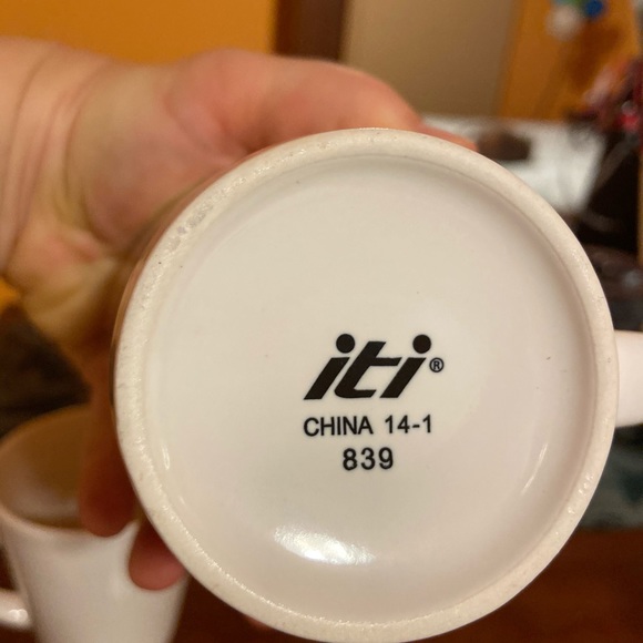 Set of Ceramic Cups - Picture 4 of 7